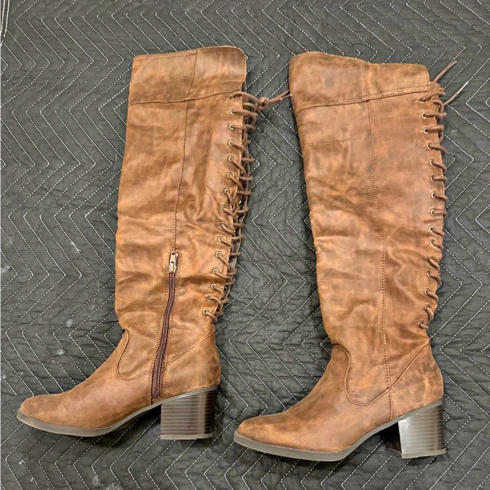 Ladies White Mountain Cognac Knee boots - size 8M